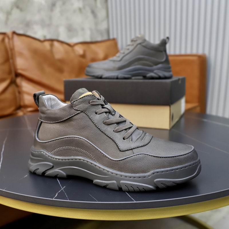 UGG Neumel Sneaker — Signature Comfort, Everyday Style | EU 38–44