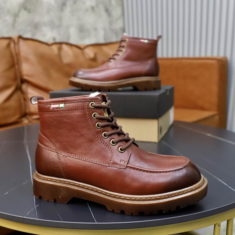 UGG Neumel Sneaker Rust — Bold Earth Tone, Effortless Edge | EU 38–44