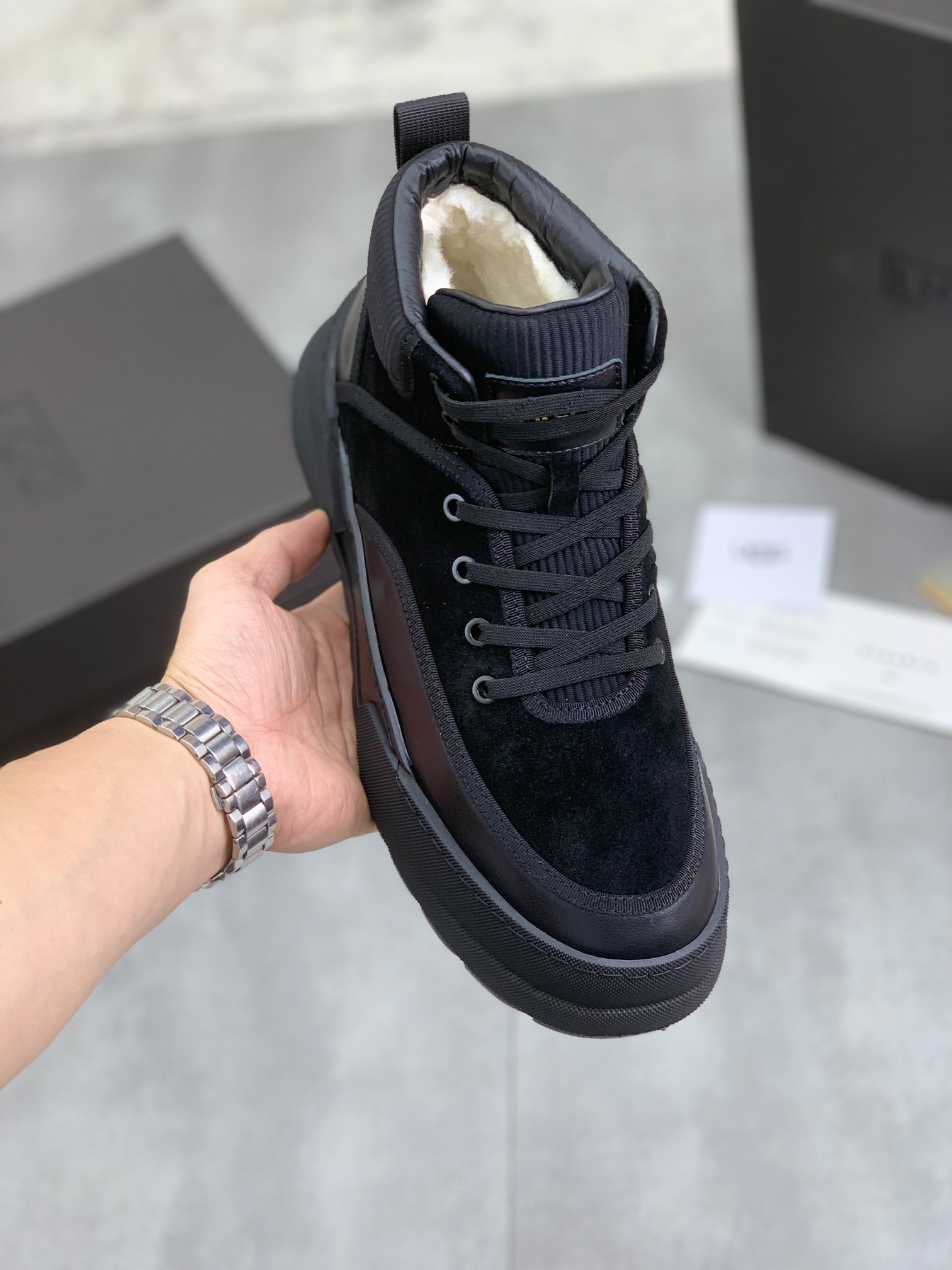UGG Neumel Chukka Boot — The Off-Duty Essential That Never Clocks Out (EU 39–44)