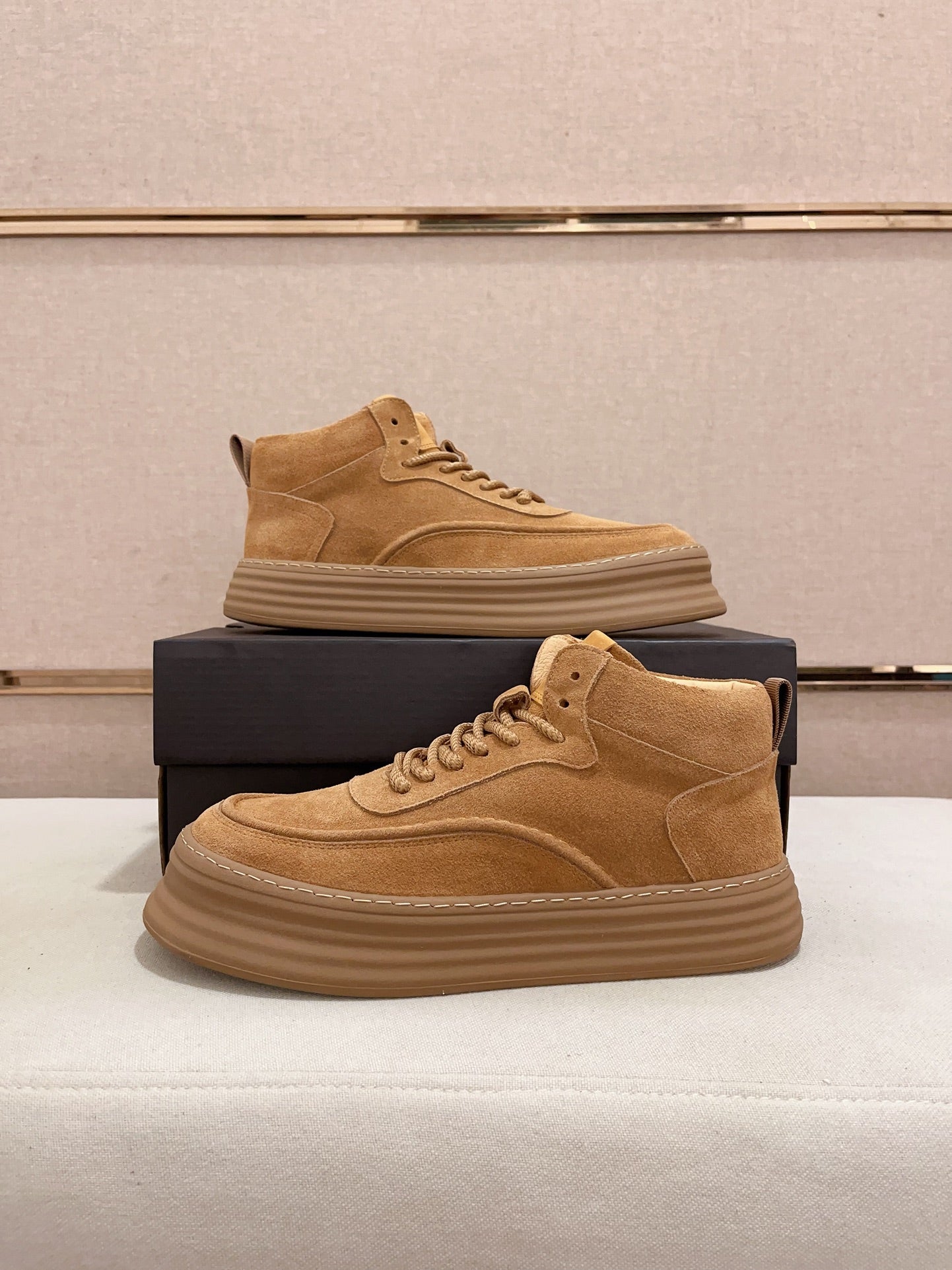 UGG Classic Lace-Up Boot — Premium Suede & Wool-Lined Ankle Boot (EU 39–44)