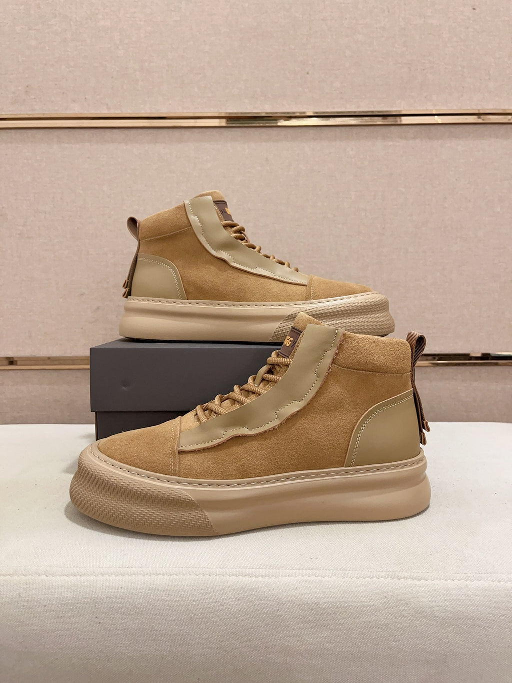 UGG Neumel Chukka Boot — Nature’s Best Materials, Worn Your Way (EU 39–44)